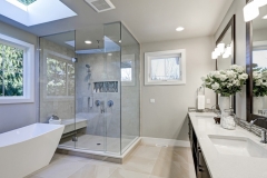 Spacious-Bathroom-In-Gray-Tone